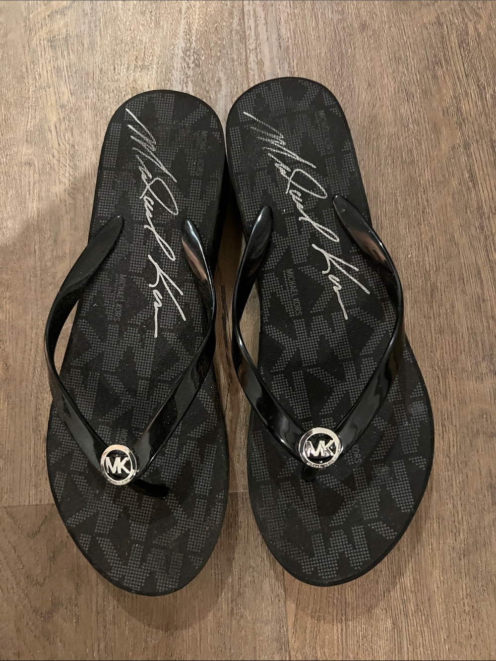 Michael Kors Black Patent Logo Flip Flop Sandals